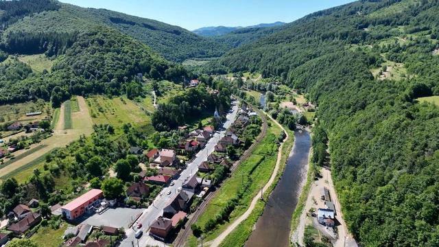 Fortress Bologa, Octavian Goga's Memorial Museum and the Falcon's Fortress aerial view, Mavic3 in 4 смотреть онлайн