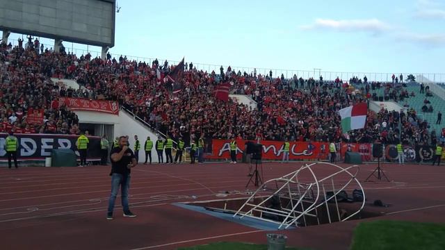 Сектор Г със специален поздрав за Кирил Домусчиев смотреть онлайн