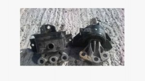 Замена сразу 2-х подушек, двс,на Авео Т-200 .1.6.ат.