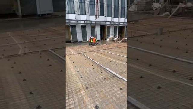 Заливаем стяжку в ЖК