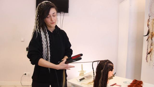 АФРОЛОКОНЫ, КОТОРЫЕ МОЖНО РАСЧЕСЫВАТЬ. НОВЫЙ МАТЕРИАЛ В СТУДИИ АФРОПЛЕТЕНИЯ AFROMARI