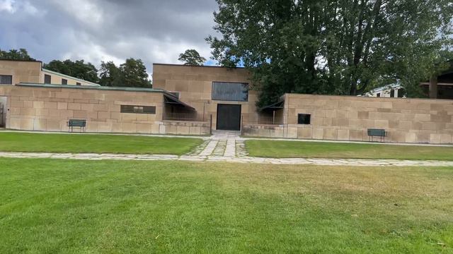 Walking tour: Skogskyrkogården. UNESCO World Heritage (1920’s design). Sweden’s largest cemetery, смотреть онлайн