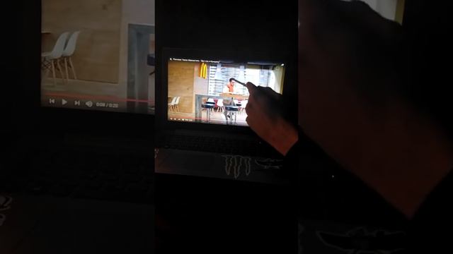 Вот такого мужика я бы накукареканил смотреть онлайн