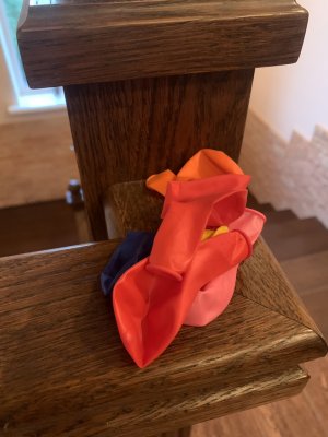 Надуваю шарики