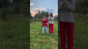 Клип на песню МС Анюты «Петрада, опасное село» Ирина Бутко и Софья Турко