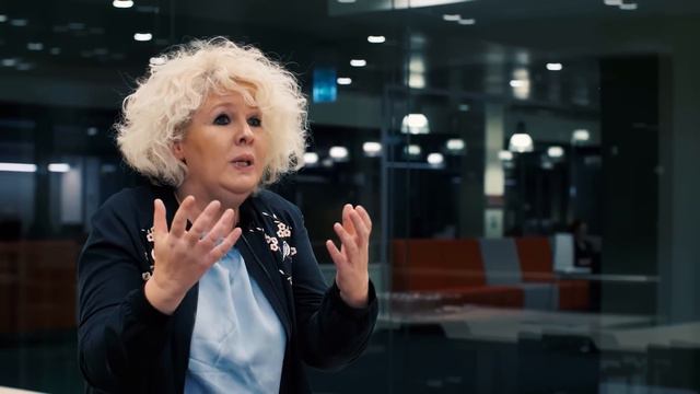 Peering into a Supermassive Black Hole 4k смотреть онлайн