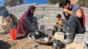 Documentary about Sajjad's life in the farm and Sajjad's loneliness to continue building the house