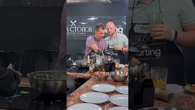 Готовим вместе на игре столов❤️ #играстолов #готовимвместе #готовимвкусно #готовимсалат #готовим