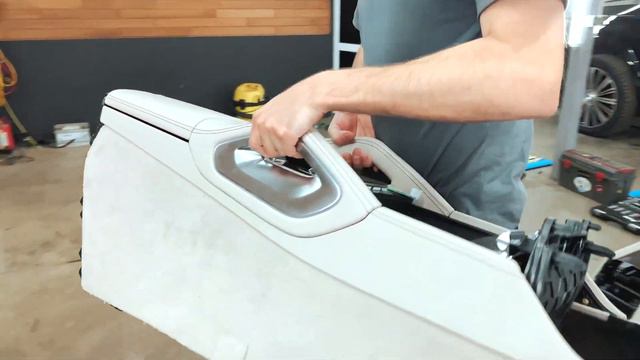 ⚫️⚪️ Mercedes Benz GLS 600 Maybach - Шумоизоляция, Химчистка, Полировка смотреть онлайн