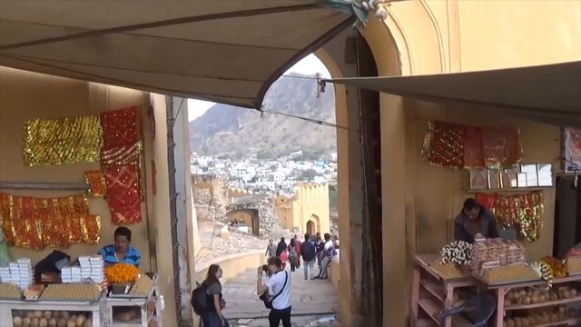 BOSSA INDIA - MARCEL·LÍ DRUGUET смотреть онлайн