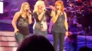 Reba, Kelly Clarkson & Melissa Peterman