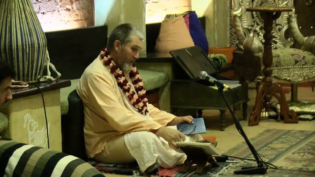 «Лекция по книге „Мадхурья-кадамбини“ | 4» — Шрипад Б. А. Махавир Махарадж смотреть онлайн