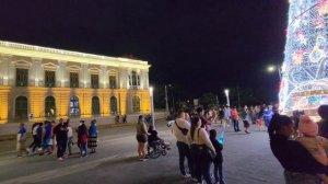 ASÍ SON LAS DECORACIONES NAVIDEÑAS EN EL CENTRO DE SAN SALVADOR🎅🏻😱