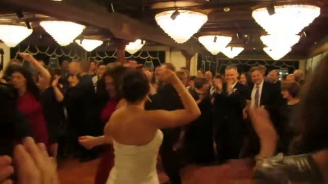 Dana and Ryan's Hora смотреть онлайн