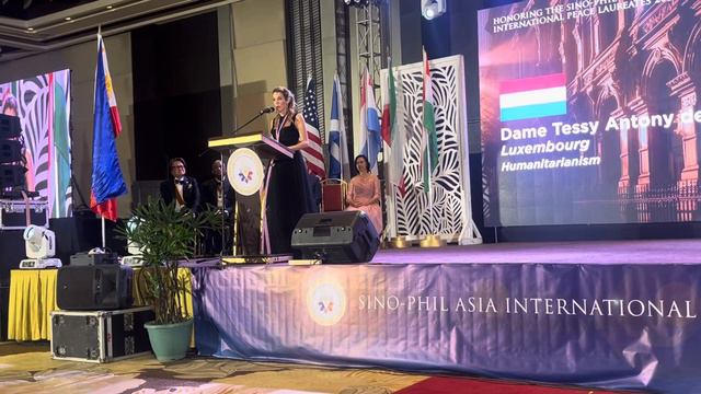 Peace Prize Acceptance Speech Tessy Antony de Nassau смотреть онлайн