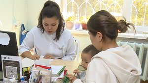 В Кыргызстане массовая вспышка ОРВИ и гриппа. Тысячи людей выстраиваются в очереди в поликлиниках