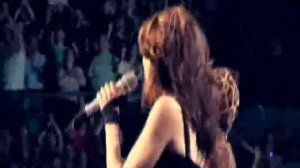 Kylie & Dannii Minogue - Kids (Live from the Showgirl homecoming in Melbourne ALTERNATIVE VERSION)