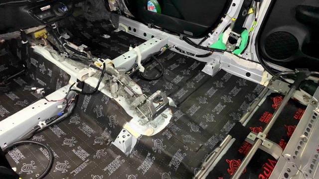 Toyota Prius Шумоизоляция салона смотреть онлайн