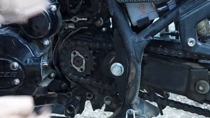 Снимаем ведущую звездочку на китайском мотоцикле