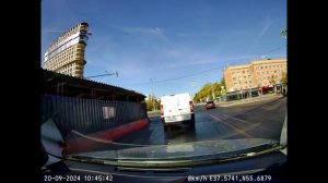 РЕГ В КРЫСУ УДАРИЛ РАБОТЯГУ,
А МОГ БЫ ПО ЧЕЛОВЕЧЕСКИ ПРОПУСТИТЬ.
😱🙈😎