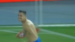 Alexis Sanchez scores the winning penalty in Copa America Final against Argentina