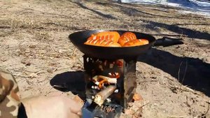Печь щепочница Выживайка 2 в действии.