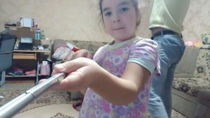 Маленький блогер)))