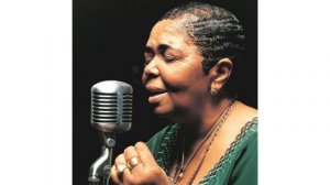 Cesaria Evora - Africa Nossa (feat Oliver Mtukudzi)