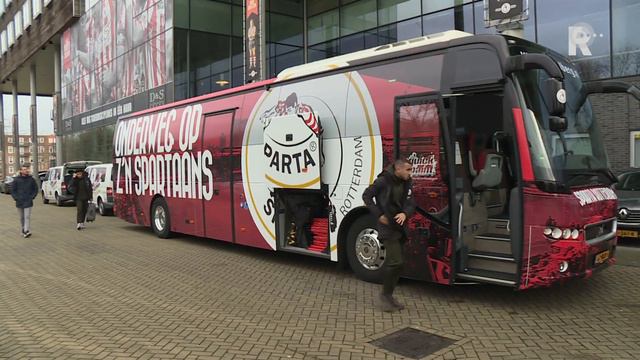 Sparta is met nieuweling Duarte op trainingskamp смотреть онлайн