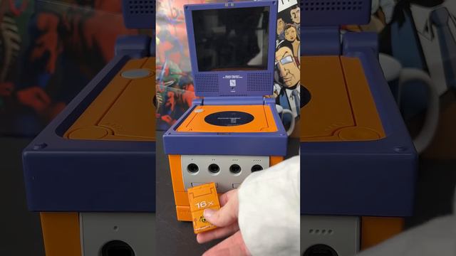 Ultimate GameCube превращается в эмулятор  Game Boy, с встроенным экраном.