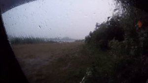Надвигающийся ливень.