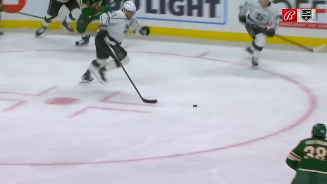 Adrian Kempe scores on the rush and puts the Kings on the board first. смотреть онлайн
