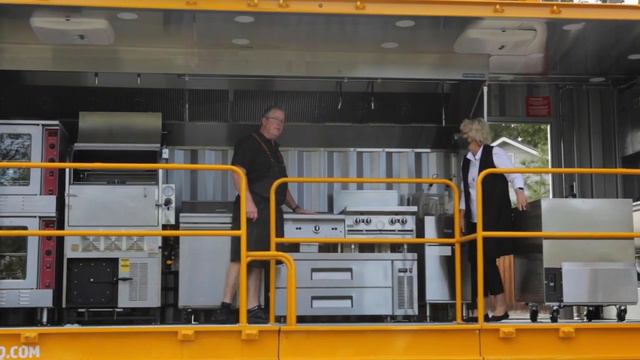 Check out this custom BBQ kitchen that just rolled into town смотреть онлайн