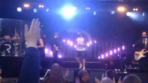 Robin Stjernberg performing Halo & Let Me Entertain You (LIVE) in Södertälje