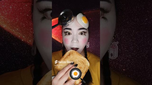 МЭЙКАП ЧЕЛЛЕНДЖ emoji makeup challenge 🍳🍜🎨🗿 #shorts