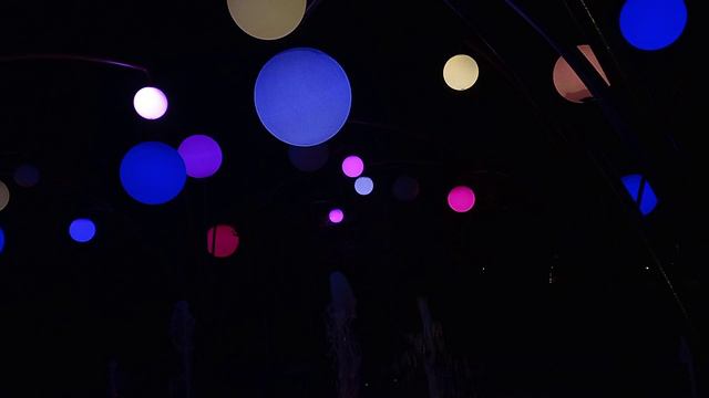 Танцующий фонтан смотреть онлайн