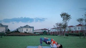 Mommy-and-me Yoga No. 16 Little Kola who eats bread