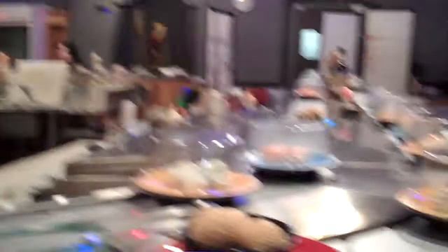 Moving Sushi Bar [Downtown Portland, OR] смотреть онлайн