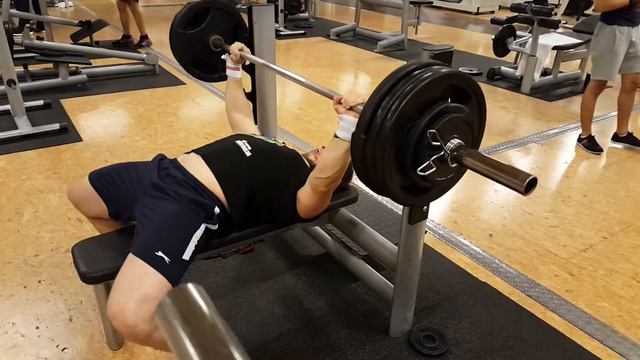 20151021 Barbell Bench Press 135 kg x 5 Reps - New PR! смотреть онлайн
