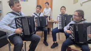 Ансамбль Гармоника - рнп "Да во городе", обработка А. Суркова