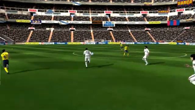 Sneijder vs Valdes FIFA 09