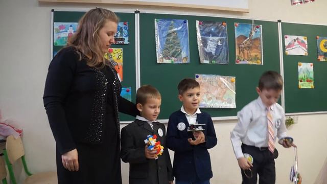 Рукодельники : Валицкий Алеша, Мумряк Герман, Дишли Коля и Кристина Диденченко