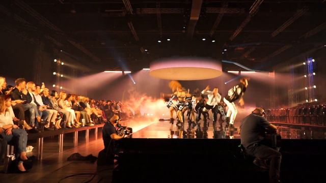 Tomasz Karolak - show na rozpoczęcie Ramówki TVN - Portal Gwiazd