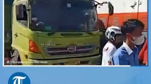 BREAKING NEWS: Tabrakan Kereta Api vs Truk di Jalan Adinegoro Padang