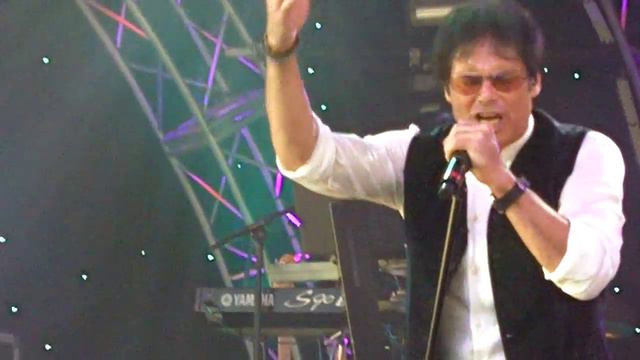 Survivor - Jimi Jamison - High On You - Epcot 2012