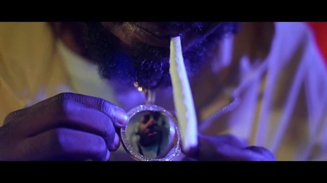 "Closer" Young Briggs смотреть онлайн