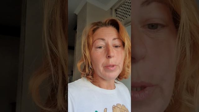 Яблочная  шарлотка - прекрасное осеннее блюдо к чаю