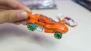 Коллекционные металлические машинки Hot Wheels с журналами, бренд Mattel