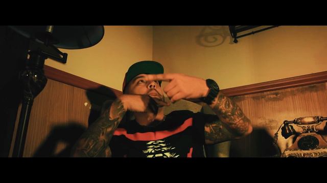 Eli Heavy Ft Hache - 01 800 (Video Oficial) смотреть онлайн