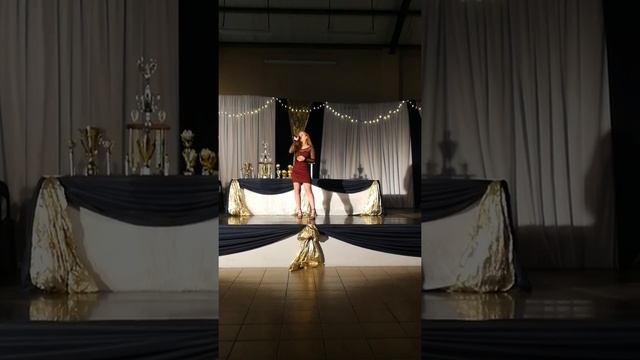 Kaitlin Barnard singing photograph смотреть онлайн